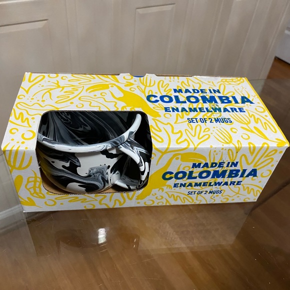 2 Enamelware Mugs Coffee Hand Painted Columbia Camping Cups Green & Whit… - Picture 8 of 8